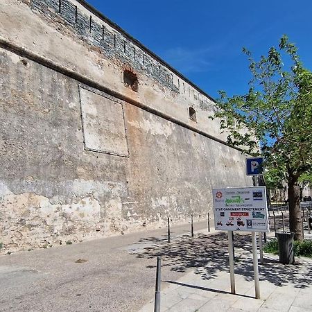 Suite Au Coeur De La Citadelle By Monarca Bastiya Dış mekan fotoğraf